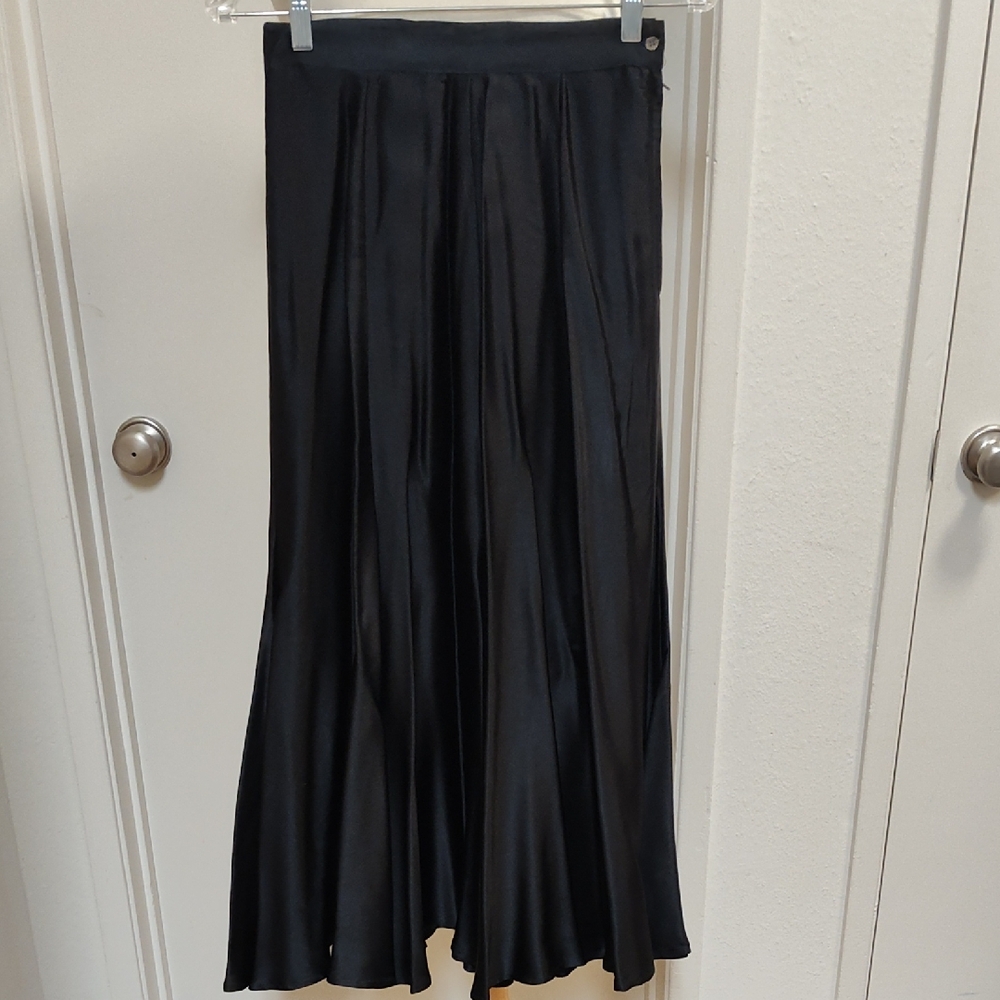 Elegant Baldanza Henri Bendel Black Silk Skirt